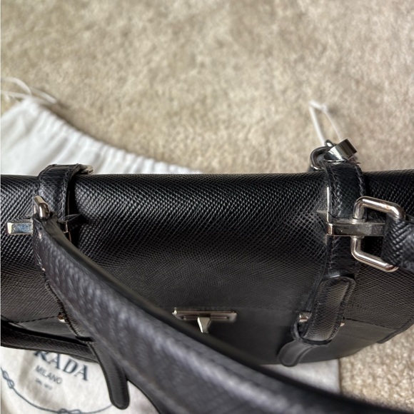✨GENUINE✨ PRADA Leather Black Saffiano Small 2015 Satchel - Picture 5 of 9